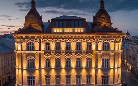 Modern Art Hotel - Maestro